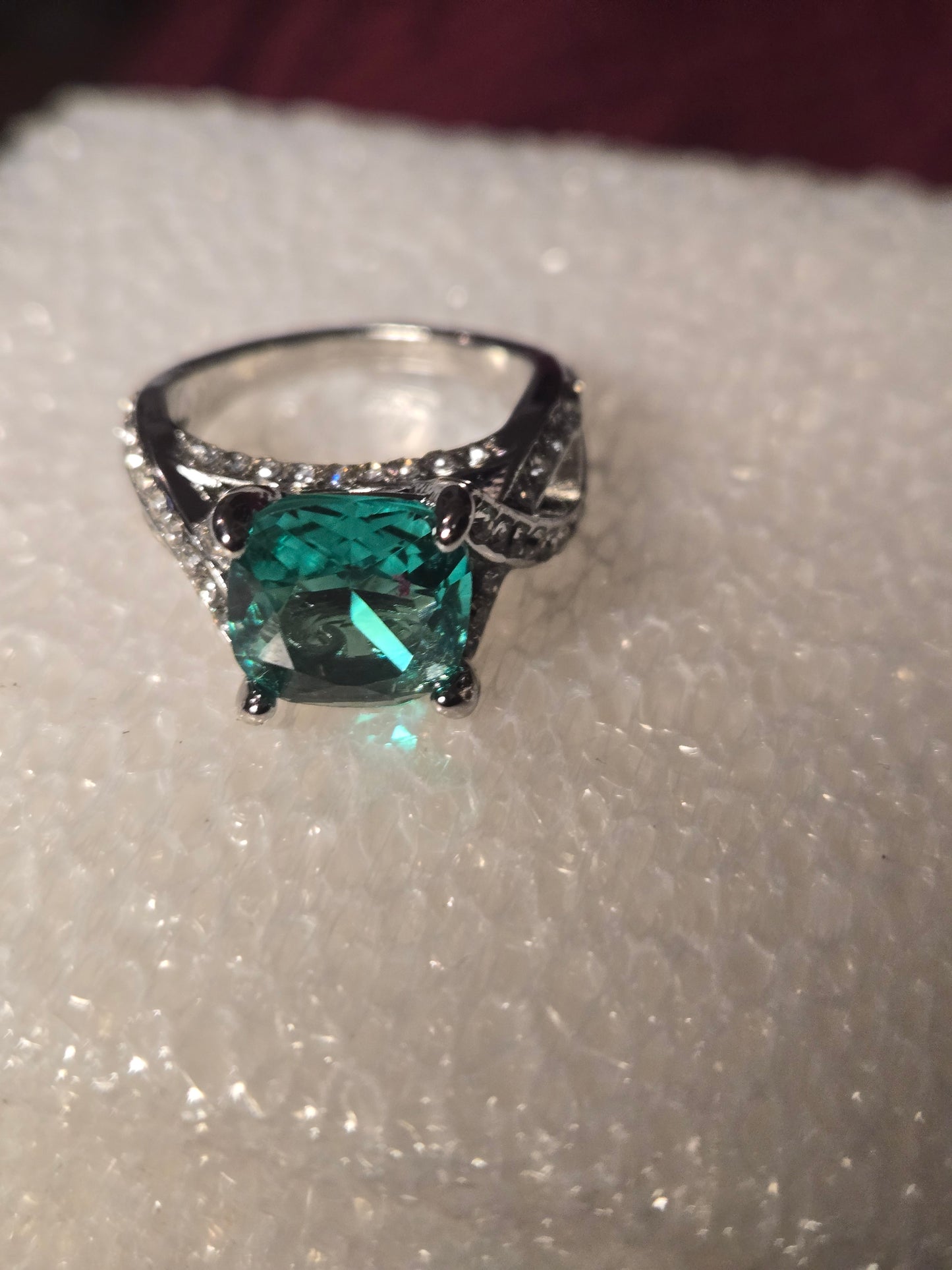 Beautiful  green diamond ring